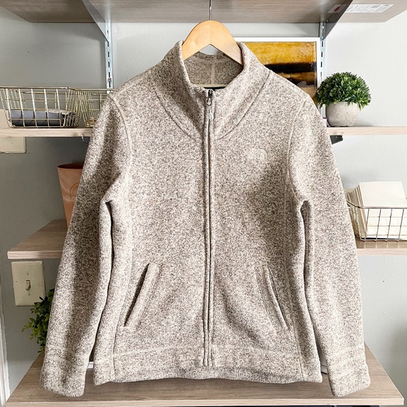 New! Women’s North Face zip up jacket size M